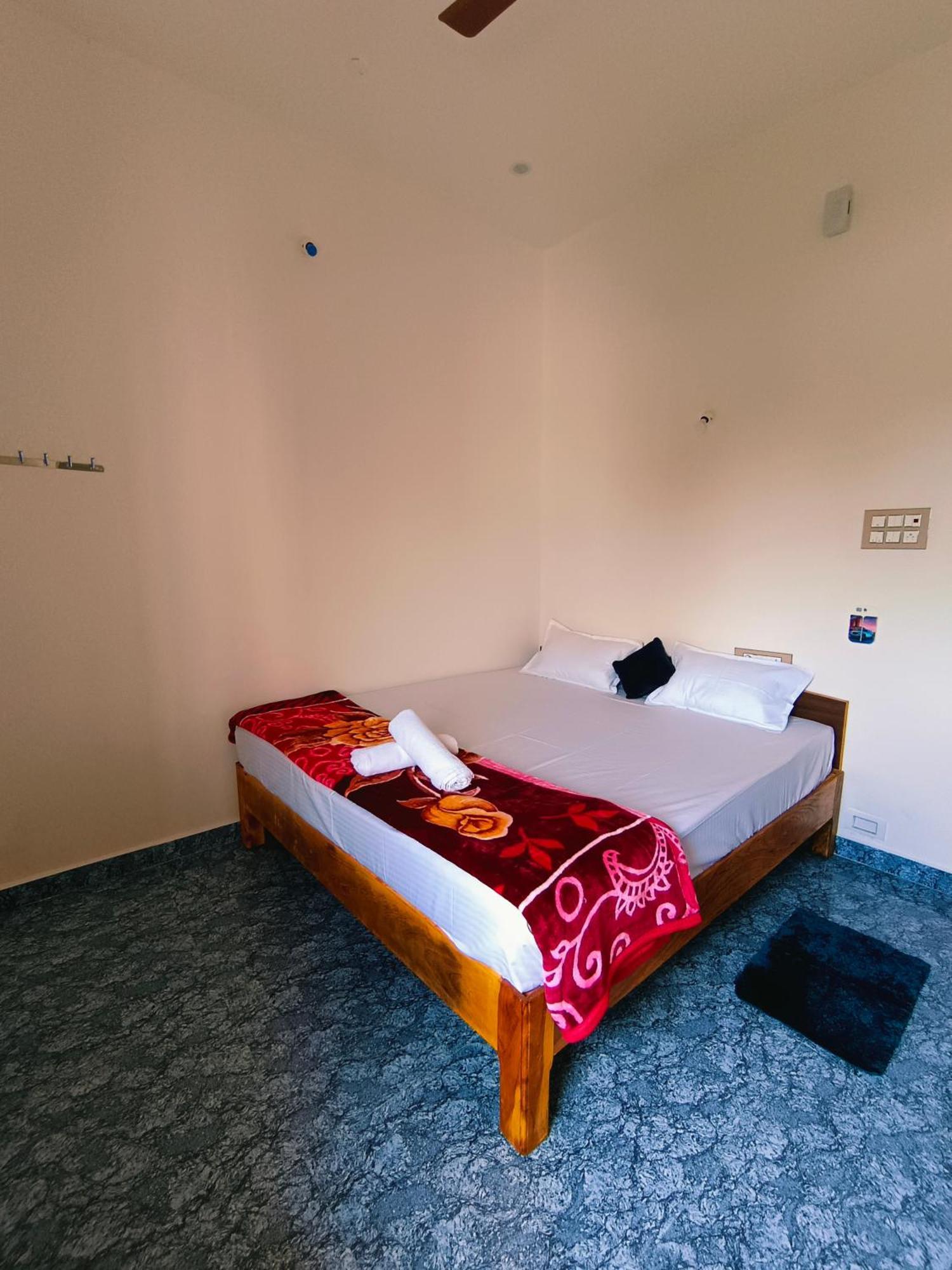 Hampi Anjana Home Stay Екстериор снимка