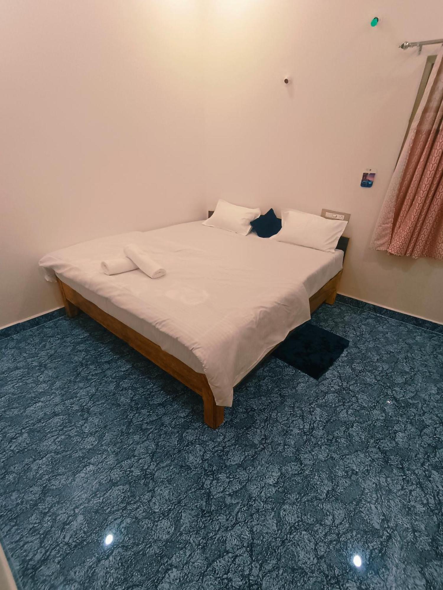 Hampi Anjana Home Stay Екстериор снимка